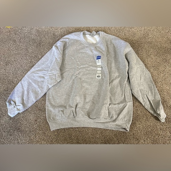 Classic Gray Gildan unisex crew neck Sweater - Picture 1 of 4